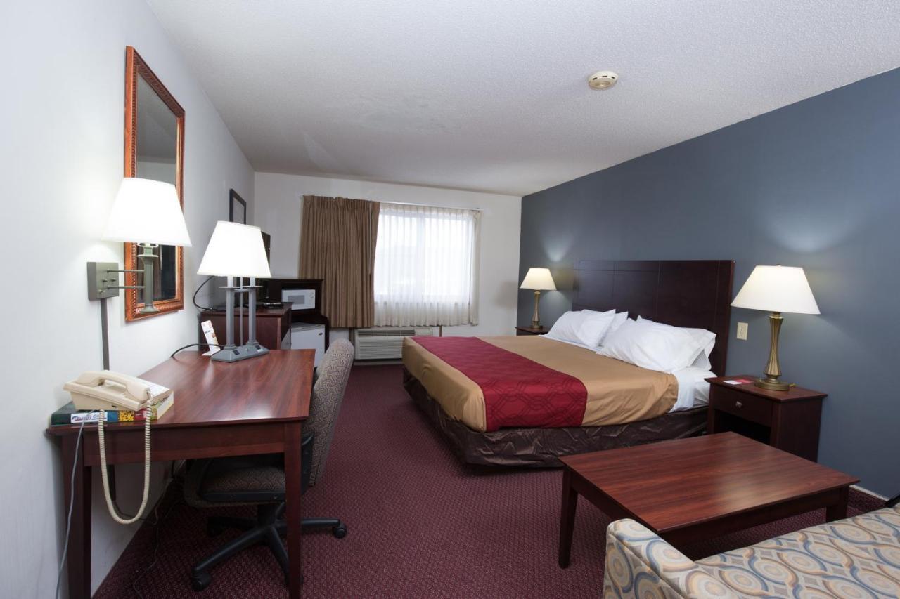 Travelodge By Wyndham Merrill Ngoại thất bức ảnh