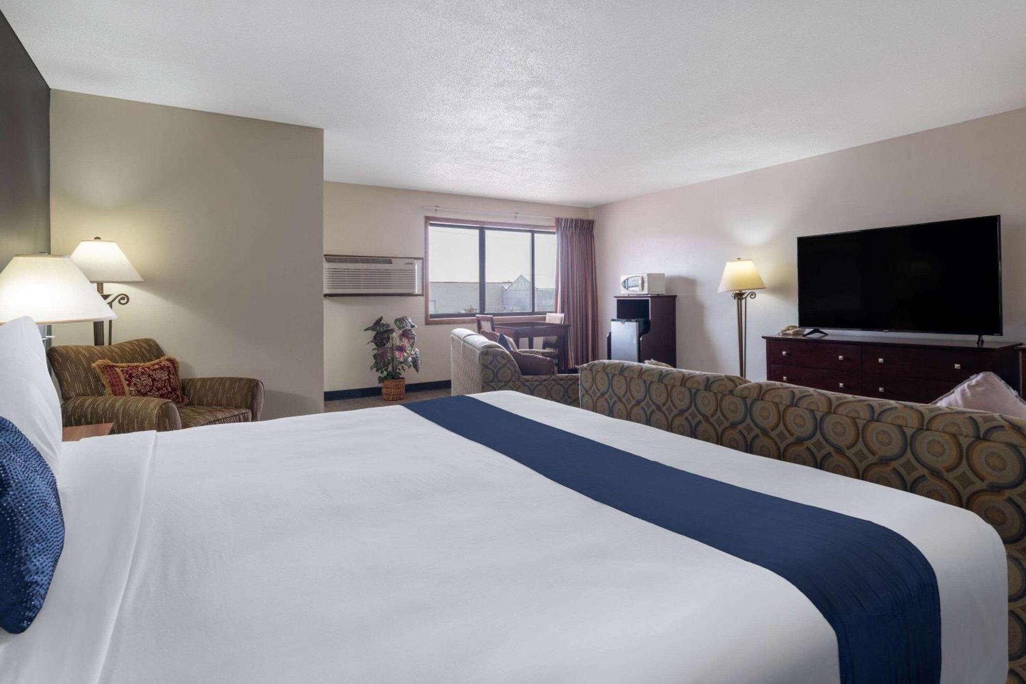 Travelodge By Wyndham Merrill Ngoại thất bức ảnh