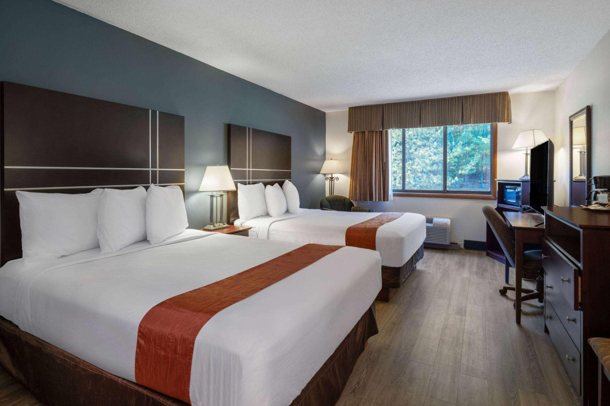 Travelodge By Wyndham Merrill Ngoại thất bức ảnh