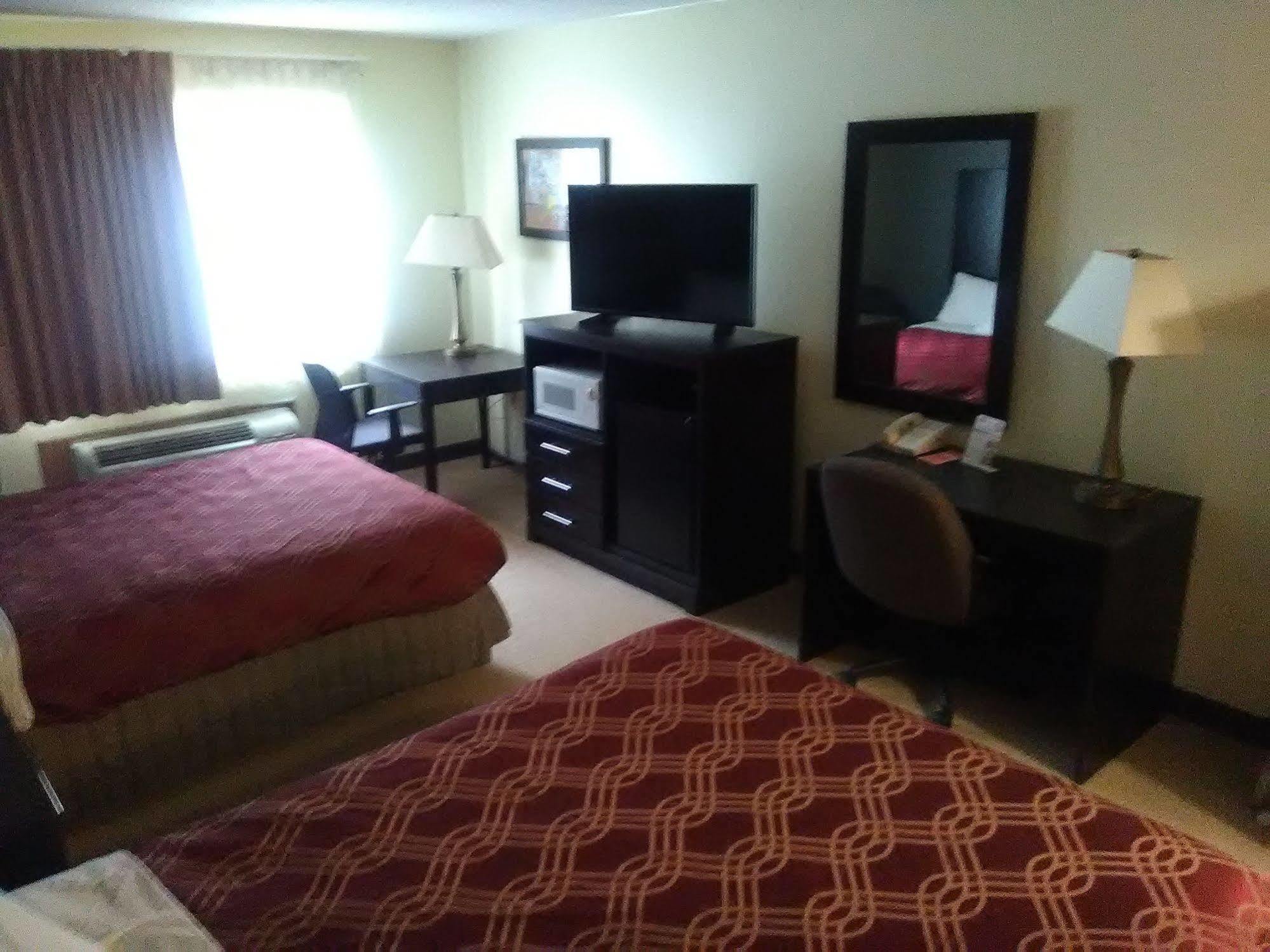 Travelodge By Wyndham Merrill Ngoại thất bức ảnh