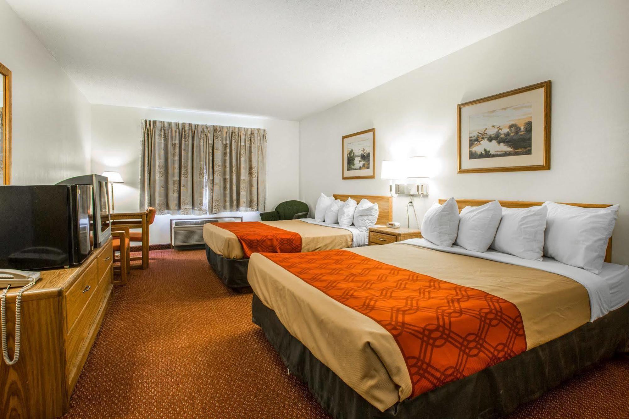 Travelodge By Wyndham Merrill Ngoại thất bức ảnh