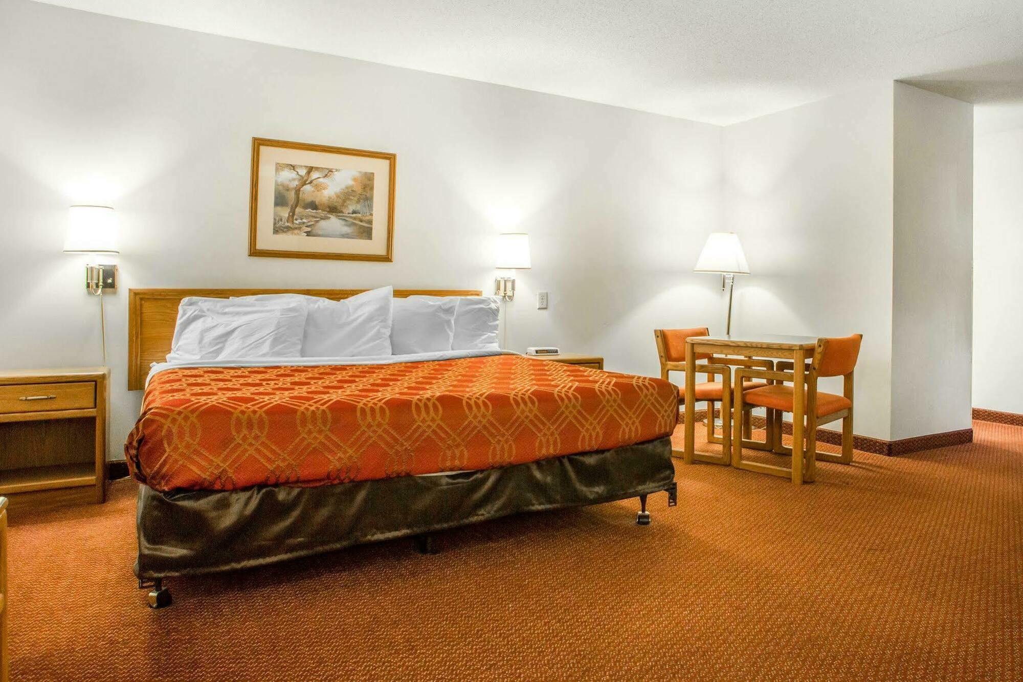 Travelodge By Wyndham Merrill Ngoại thất bức ảnh